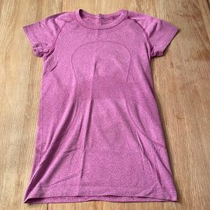 GUC (excellent condition aside from tiny pick in fabric seen in detail pic)